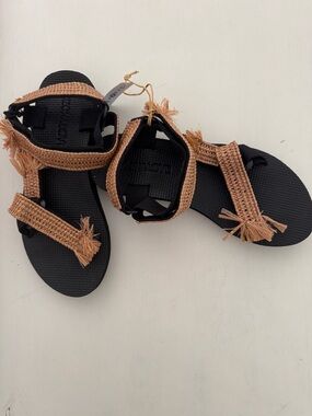 Arizona Love Black Sandals with Tan Woven Straps